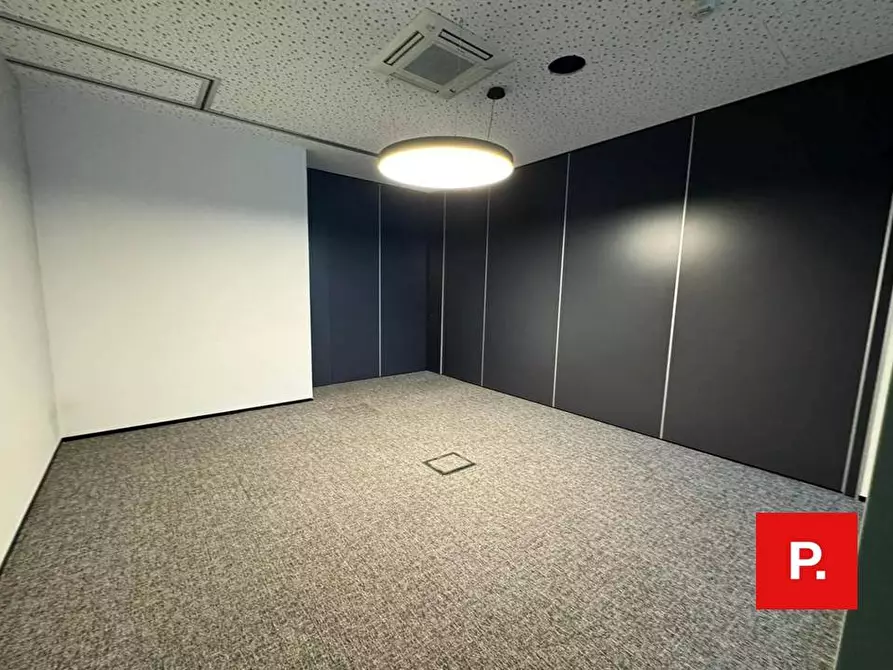 Immagine 5 di Ufficio in affitto  a Milano