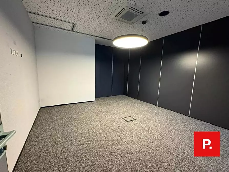 Immagine 6 di Ufficio in affitto  a Milano