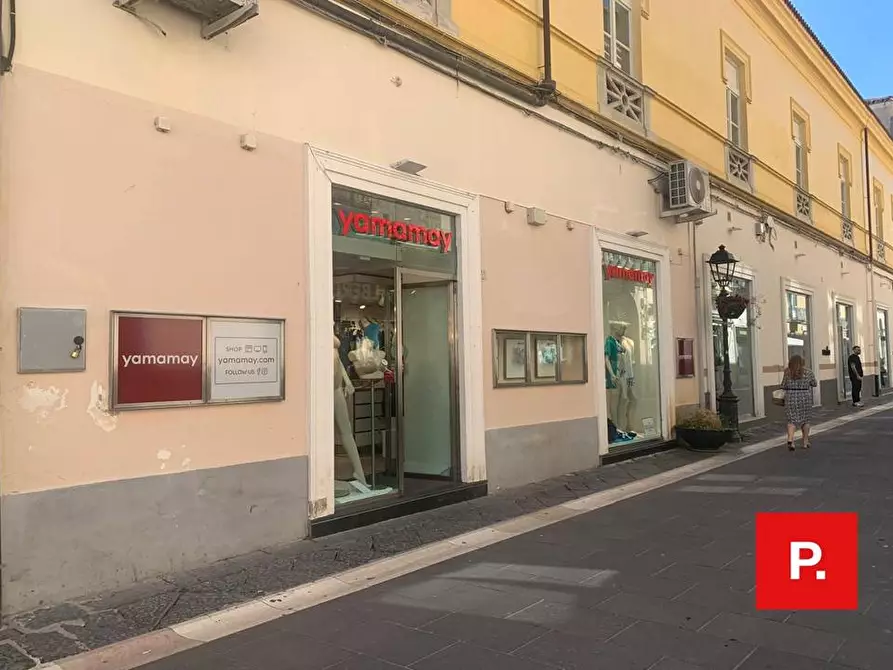 Immagine 1 di Locale commerciale in affitto  in via Mazzini a Caserta