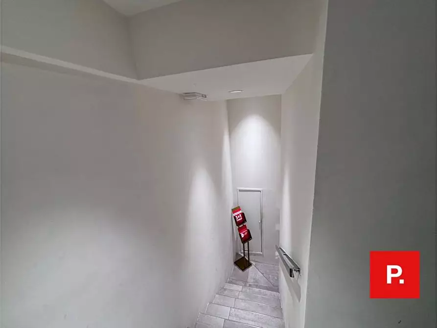 Immagine 8 di Locale commerciale in affitto  in via Mazzini a Caserta