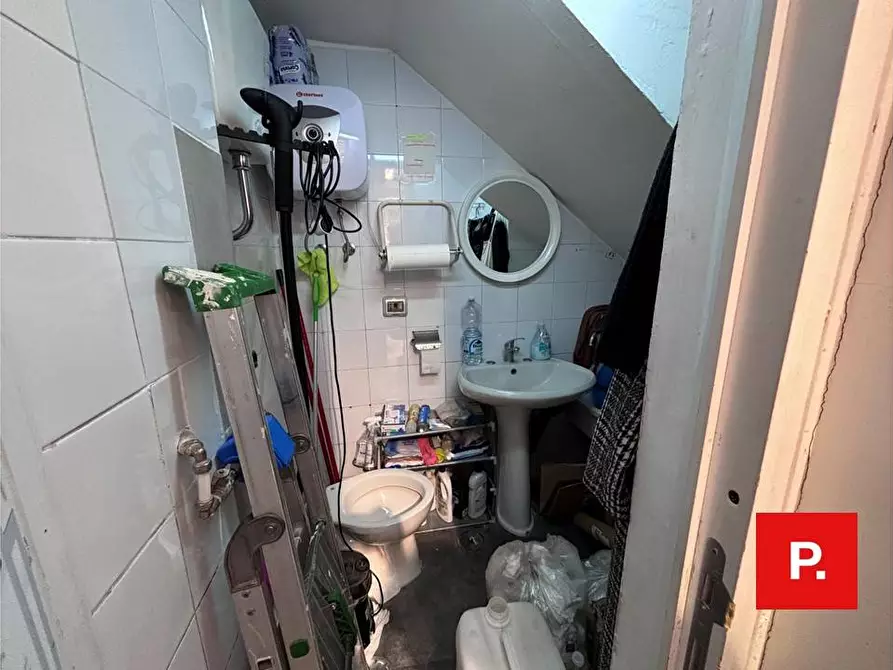 Immagine 14 di Locale commerciale in affitto  in via Mazzini a Caserta