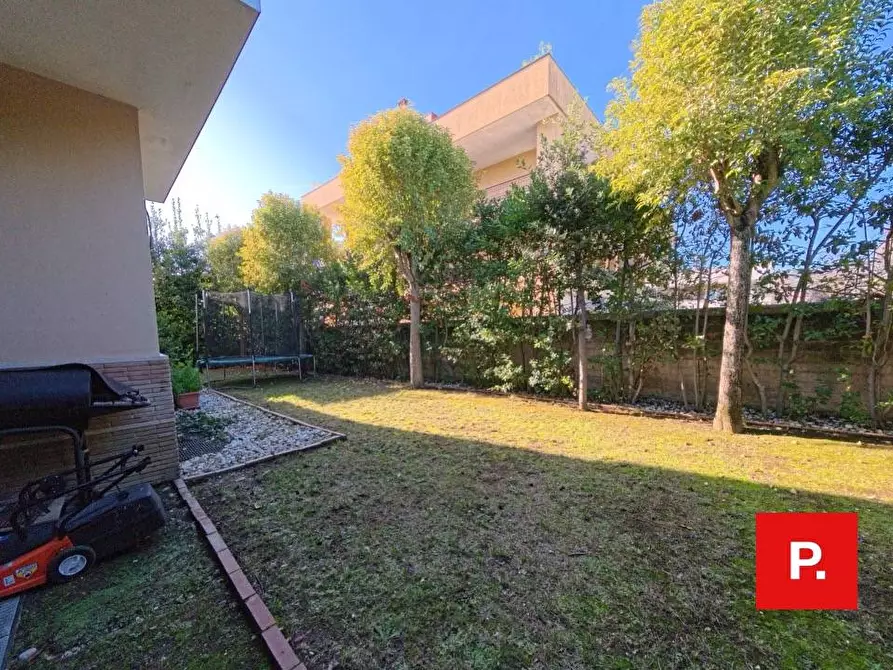 Immagine 50 di Villetta a schiera in vendita  a Caserta