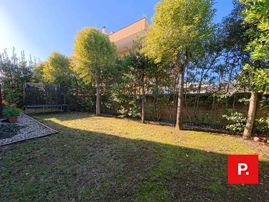 Immagine 55 di Villetta a schiera in vendita  a Caserta