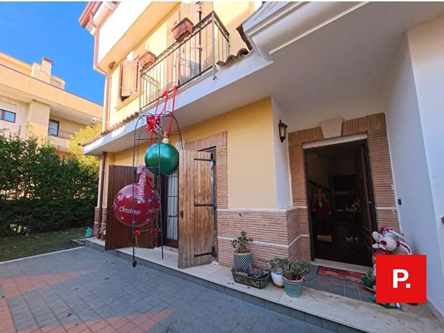 Immagine 42 di Villetta a schiera in vendita  a Caserta