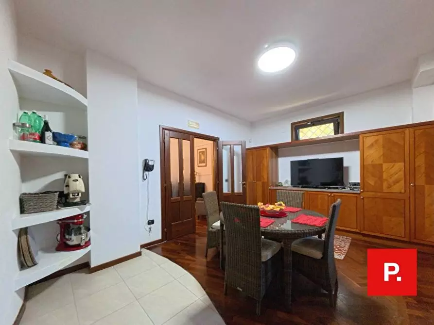 Immagine 10 di Villetta a schiera in vendita  a Caserta