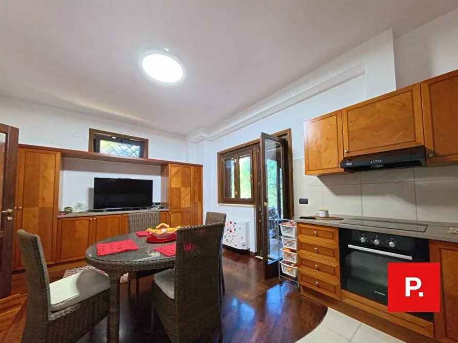 Immagine 11 di Villetta a schiera in vendita  a Caserta