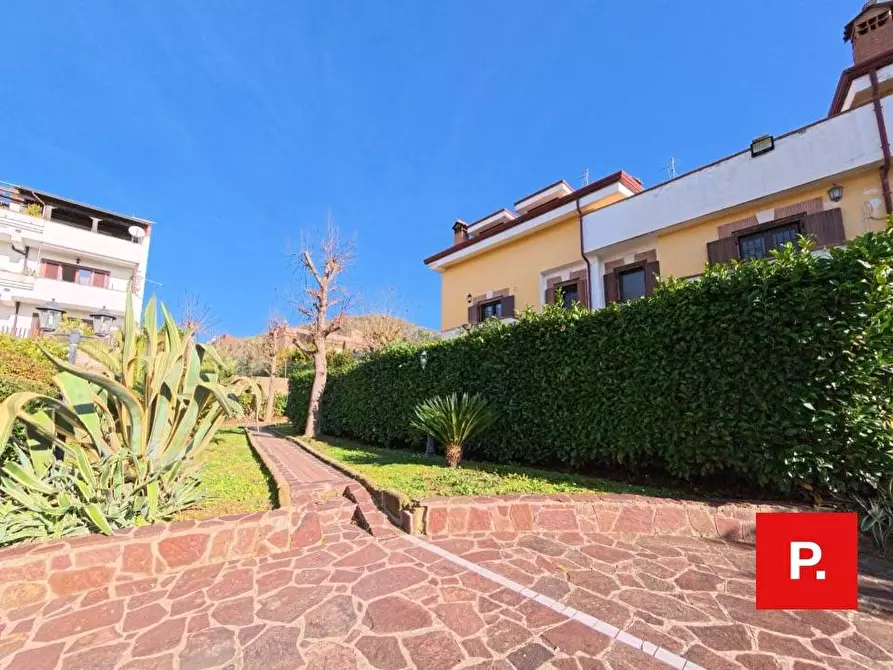 Immagine 49 di Villetta a schiera in vendita  a Caserta