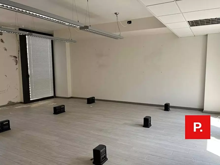 Immagine 21 di Ufficio in affitto  in via Daniele a Caserta
