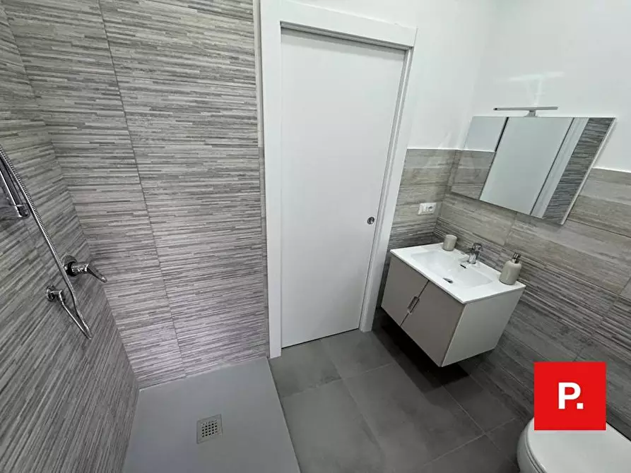 Immagine 9 di Appartamento in affitto  in via roma 51 a Caserta