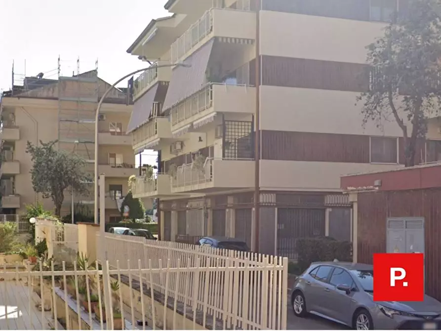 Immagine 3 di Locale commerciale in affitto  in via lupoli a Caserta