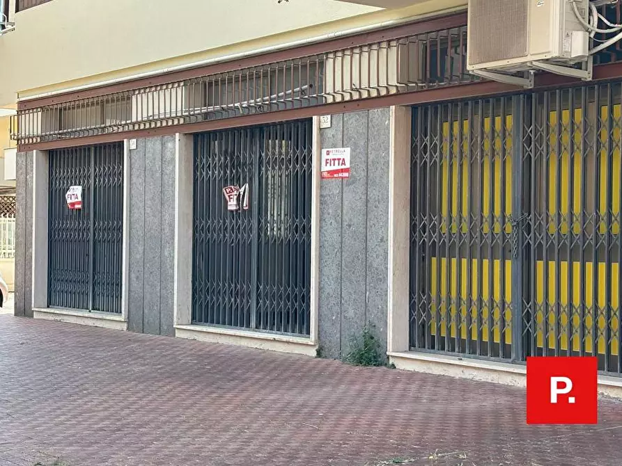 Immagine 5 di Locale commerciale in affitto  in via lupoli a Caserta