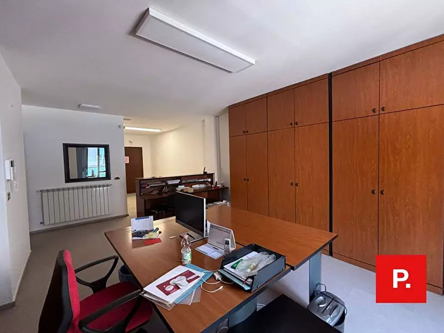 Immagine 11 di Ufficio in affitto  in Via Roma 8 a Caserta