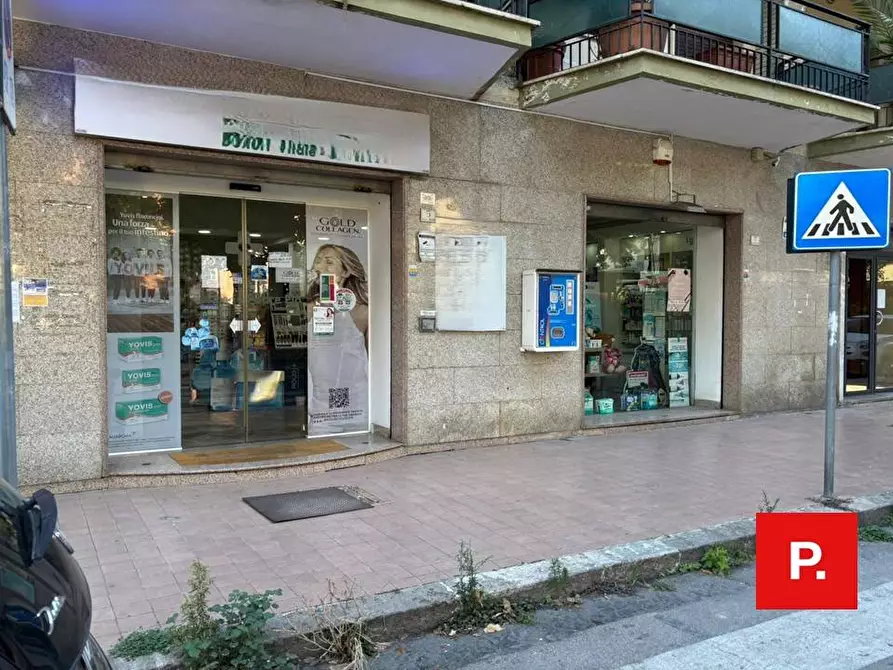 Immagine 2 di Locale commerciale in affitto  in via Gian Lorenzo Bernini a Caserta