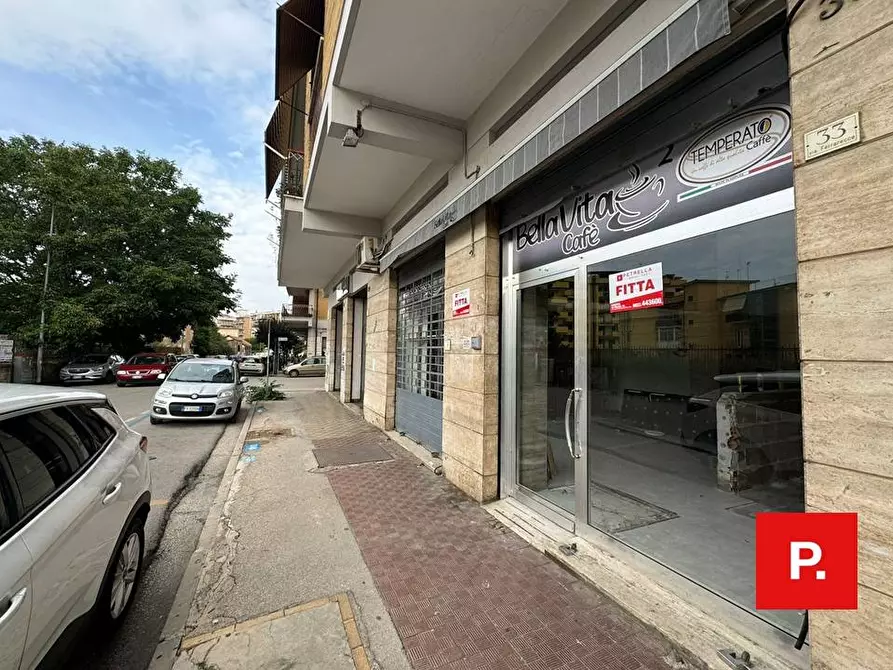 Immagine 2 di Locale commerciale in affitto  in via ferrarecce 31/33 a Caserta
