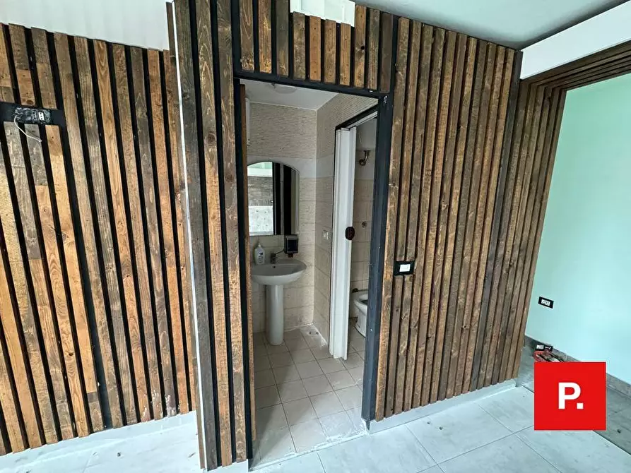 Immagine 4 di Locale commerciale in affitto  in via ferrarecce 31/33 a Caserta