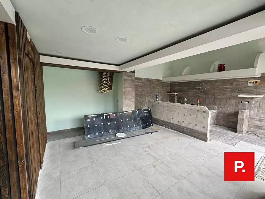 Immagine 5 di Locale commerciale in affitto  in via ferrarecce 31/33 a Caserta