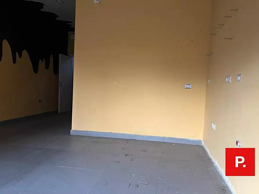 Immagine 5 di Locale commerciale in affitto  in via ferrarecce a Caserta