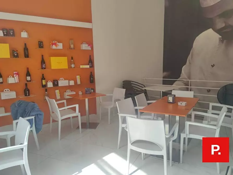 Immagine 9 di Locale commerciale in vendita  in via turati 8 a Caserta