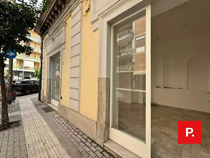 Immagine 3 di Locale commerciale in vendita  in Via Turati a Caserta