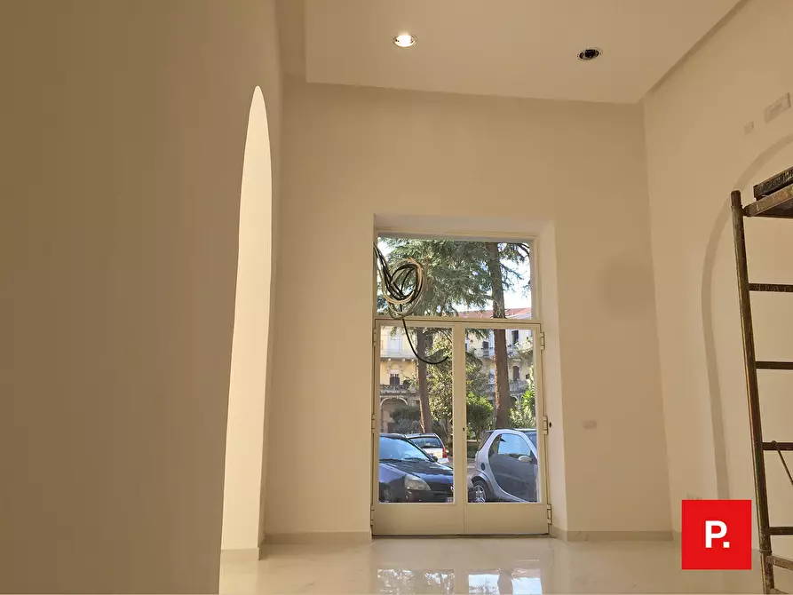 Immagine 9 di Locale commerciale in vendita  in piazza matteotti 35 a Caserta