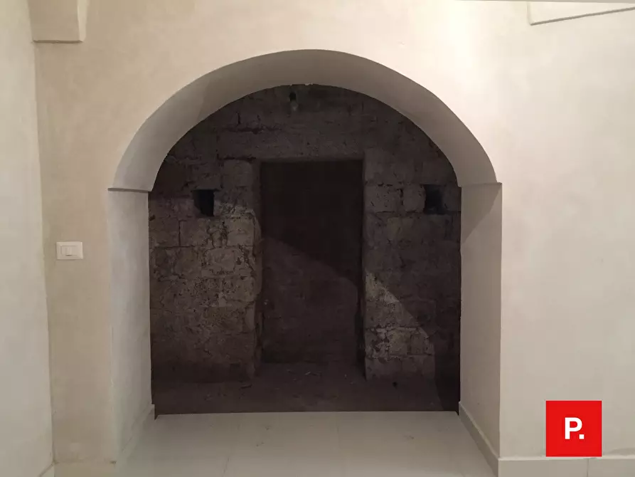 Immagine 16 di Locale commerciale in vendita  in piazza matteotti 35 a Caserta