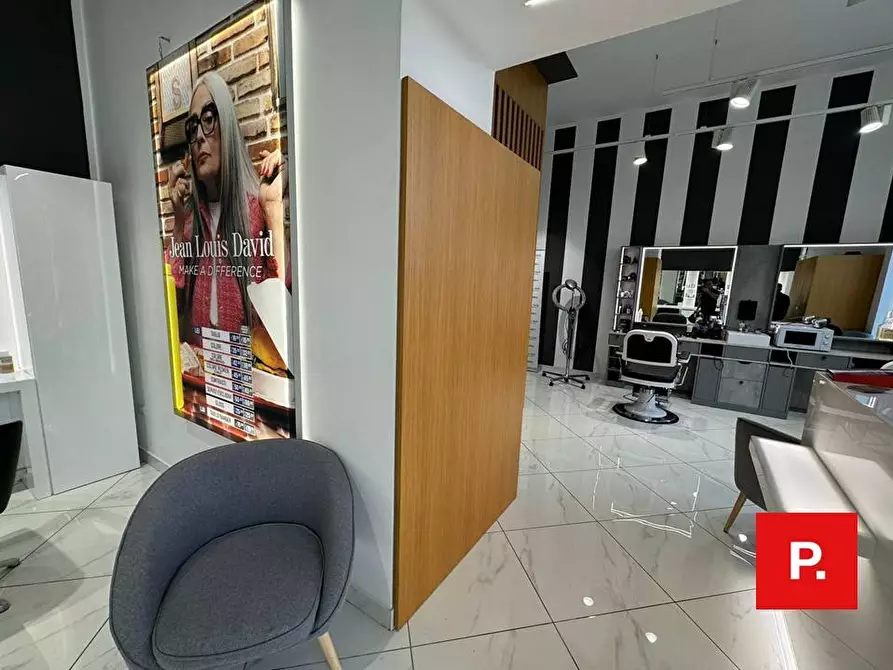 Immagine 7 di Locale commerciale in vendita  in via Turati 28 a Caserta