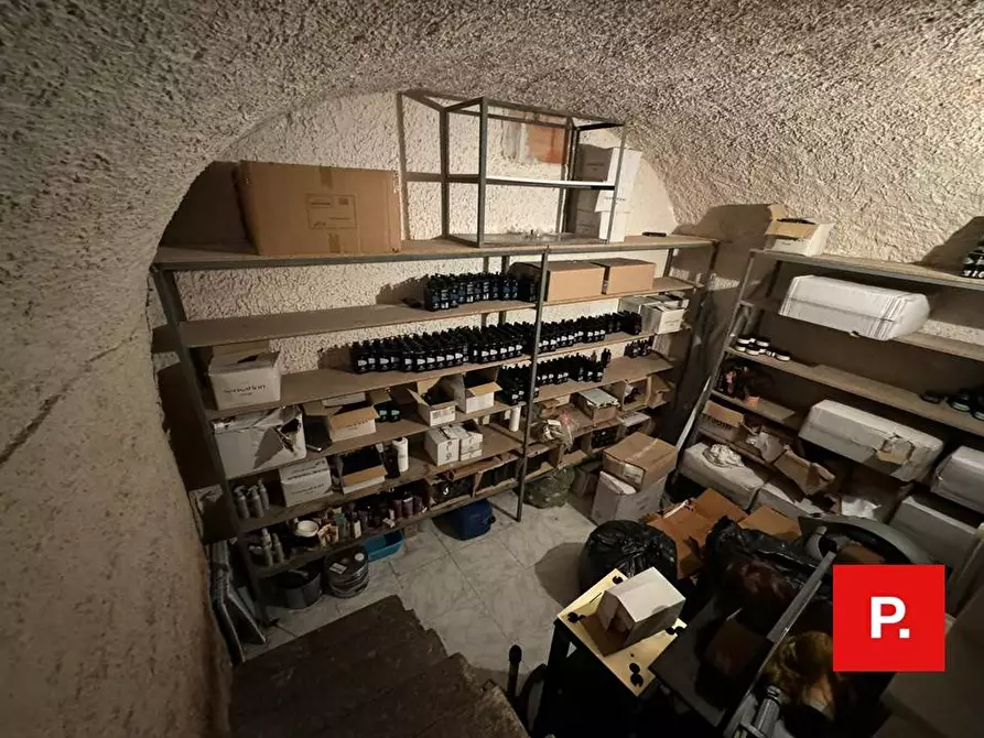 Immagine 10 di Locale commerciale in vendita  in via Turati 28 a Caserta