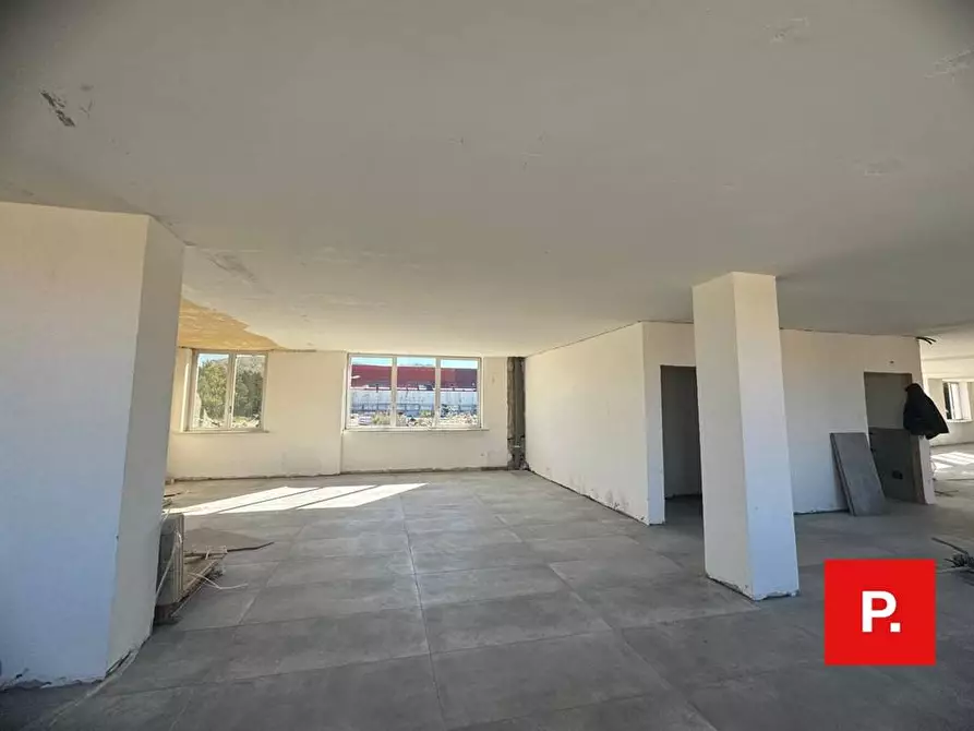 Immagine 11 di Ufficio in affitto  in VIA MELVIN JONES a Caserta