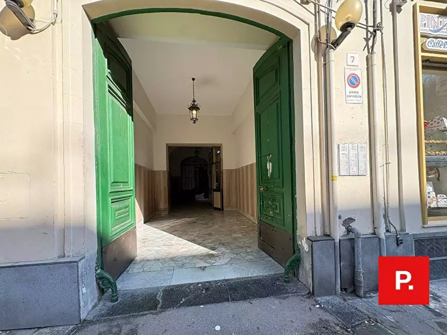 Immagine 30 di Appartamento in vendita  in Corso Meridionale a Napoli