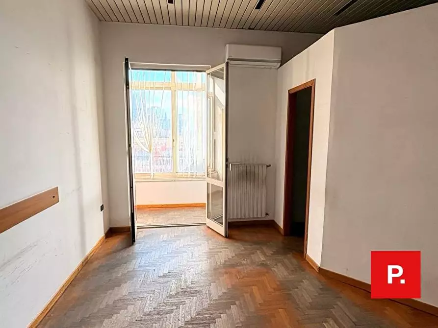Immagine 21 di Appartamento in vendita  in Corso Meridionale a Napoli