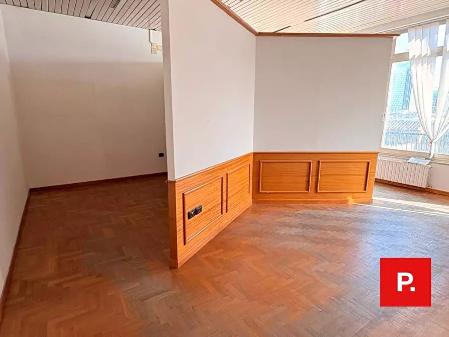 Immagine 16 di Appartamento in vendita  in Corso Meridionale a Napoli