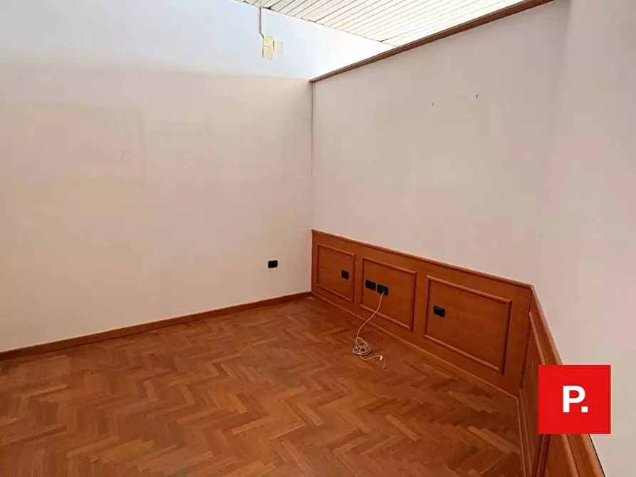 Immagine 19 di Appartamento in vendita  in Corso Meridionale a Napoli