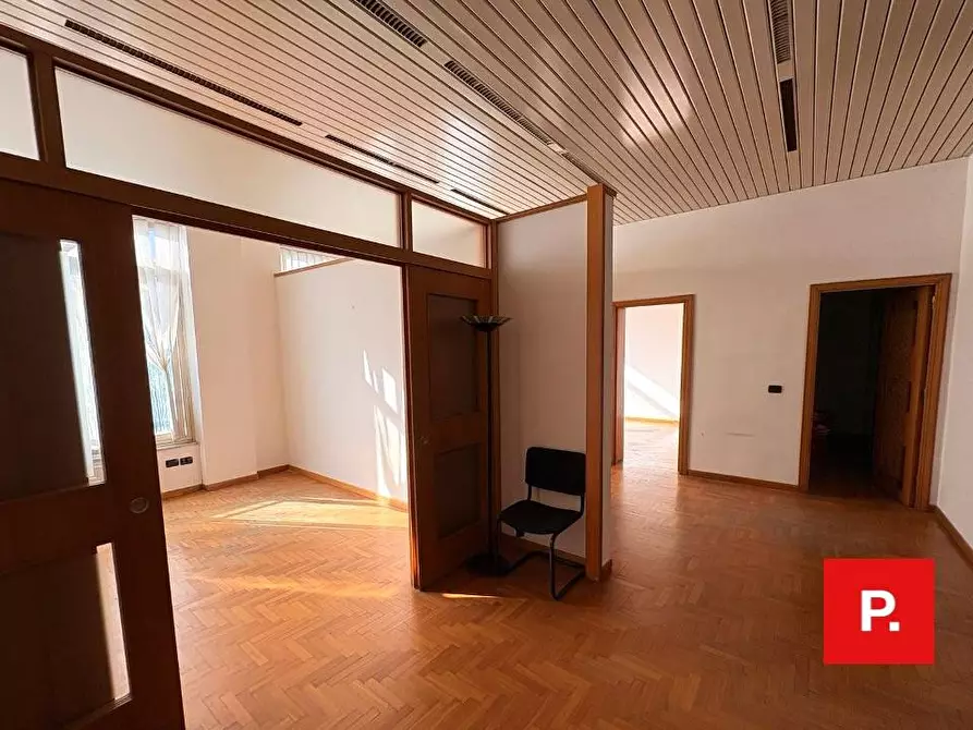 Immagine 10 di Appartamento in vendita  in Corso Meridionale a Napoli