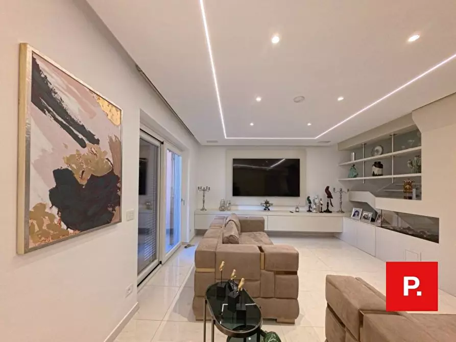 Immagine 1 di Villetta a schiera in affitto  in via Camusso a Caserta