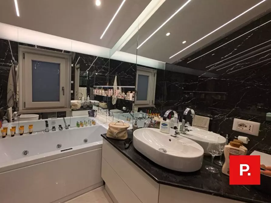 Immagine 43 di Villetta a schiera in affitto  in via Camusso a Caserta