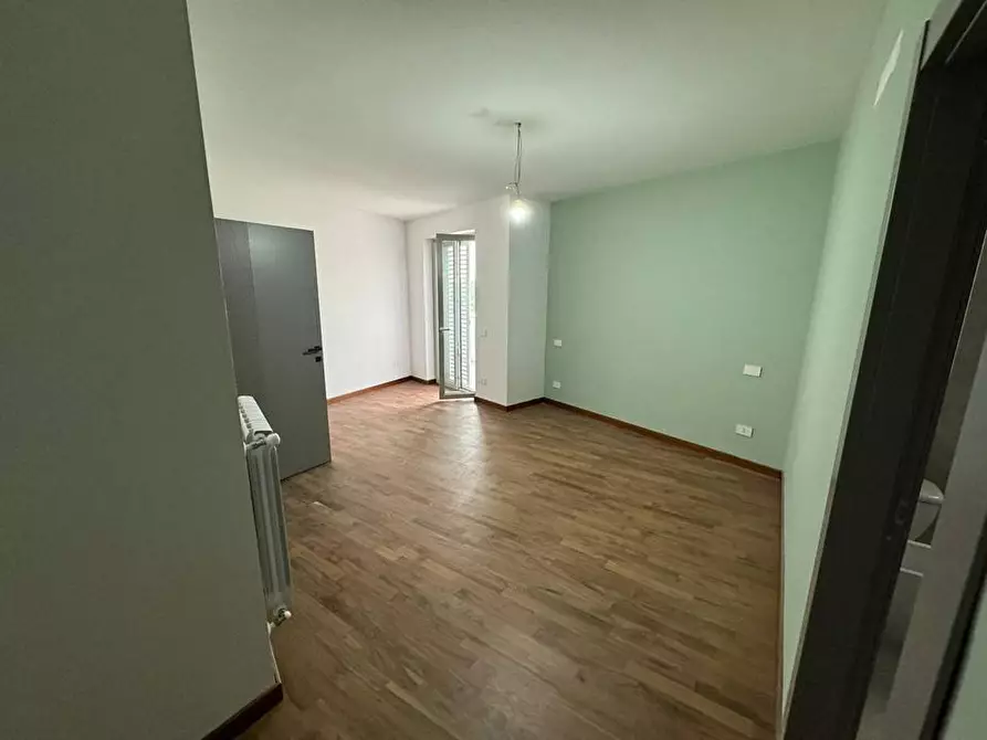 Immagine 11 di Villa in affitto  in via achille terraciano a Caserta