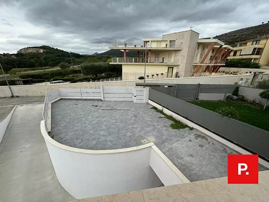 Immagine 4 di Villa in affitto  in via achille terraciano a Caserta