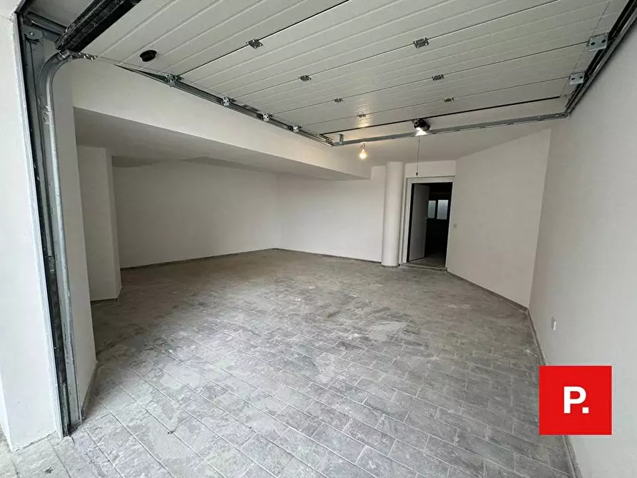 Immagine 19 di Villa in affitto  in via achille terraciano a Caserta