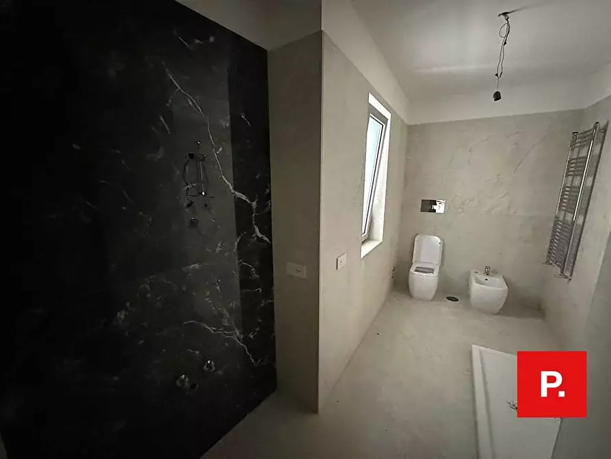 Immagine 12 di Villa in affitto  in via achille terraciano a Caserta