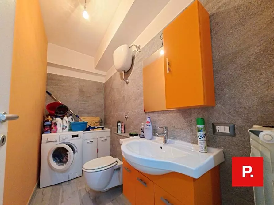 Immagine 16 di Appartamento in vendita  in VIA ROMA 90 a Caserta