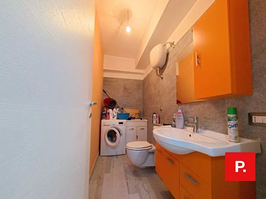 Immagine 17 di Appartamento in vendita  in VIA ROMA 90 a Caserta