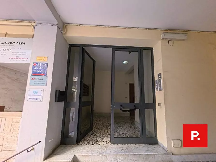 Immagine 2 di Appartamento in vendita  in via roma 92 a Caserta