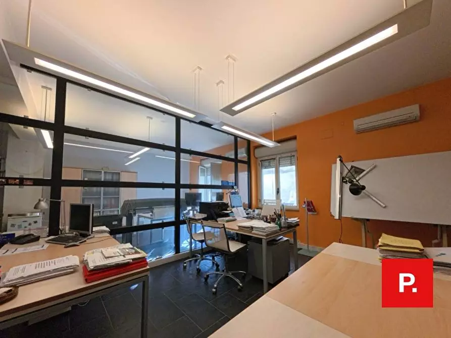 Immagine 13 di Appartamento in vendita  in via roma 92 a Caserta