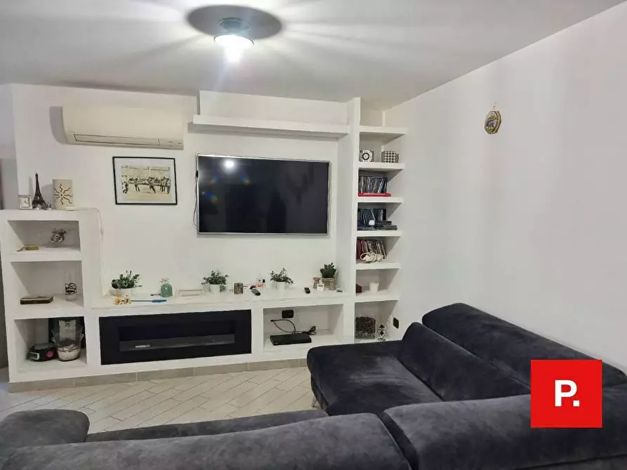 Immagine 3 di Villa in vendita  in via dell' acquarole a Formia