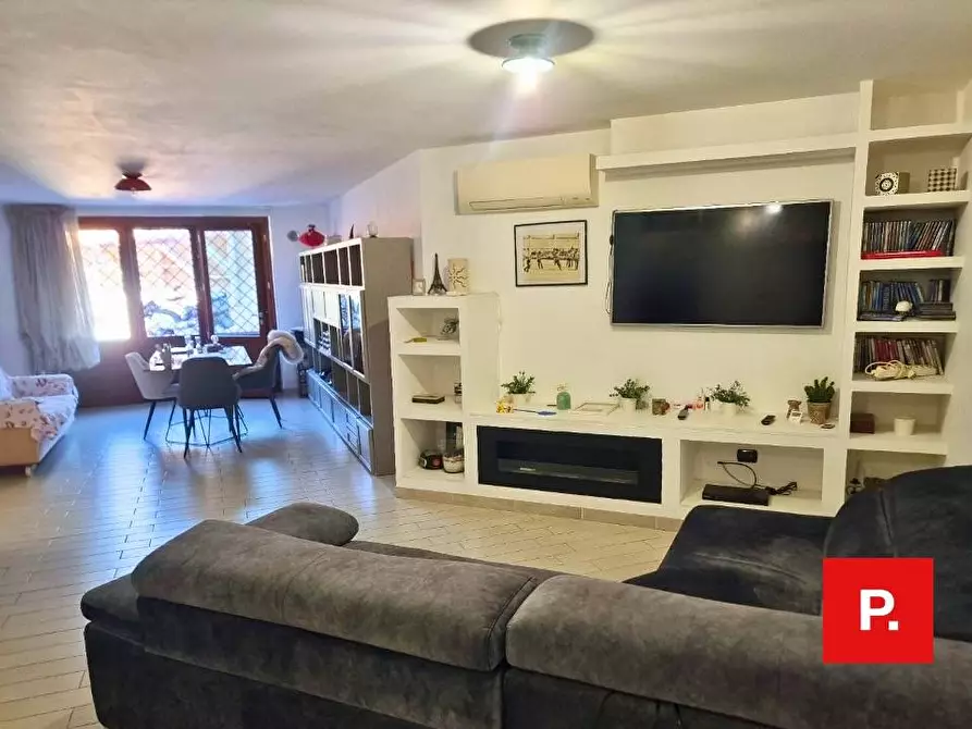 Immagine 2 di Villa in vendita  in via dell' acquarole a Formia