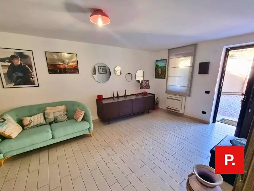 Immagine 5 di Villa in vendita  in via dell' acquarole a Formia