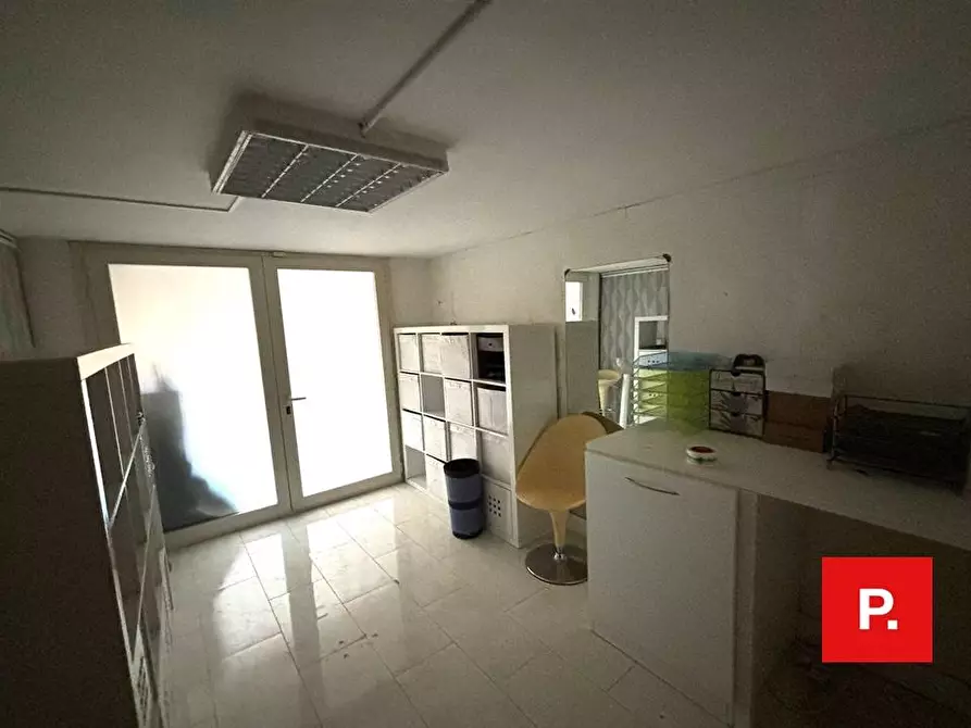 Immagine 4 di Locale commerciale in affitto  in piazza matteotti 9 a Caserta