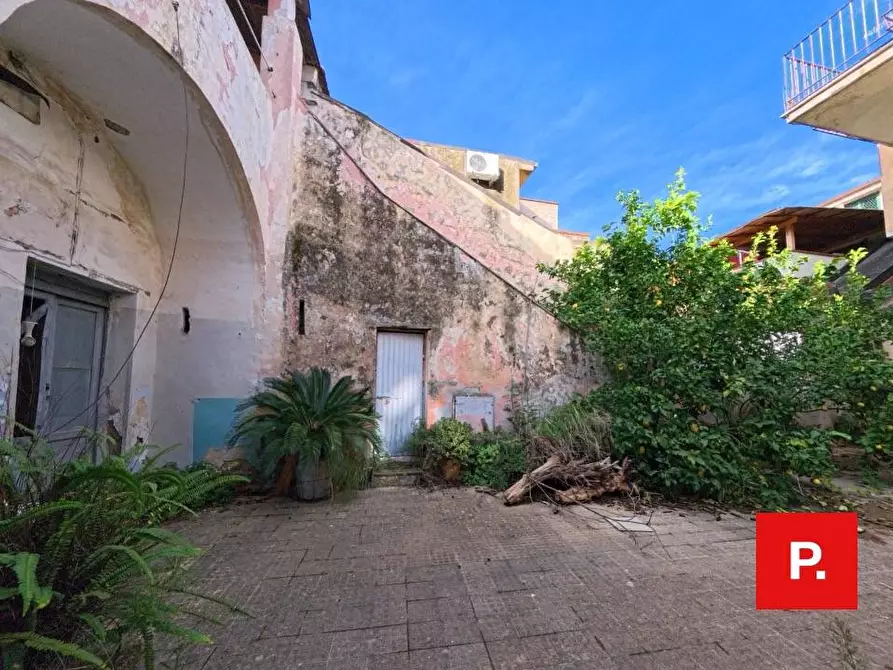 Immagine 3 di Casa indipendente in vendita  in Viella Dei Ricciardi 16 a Caserta