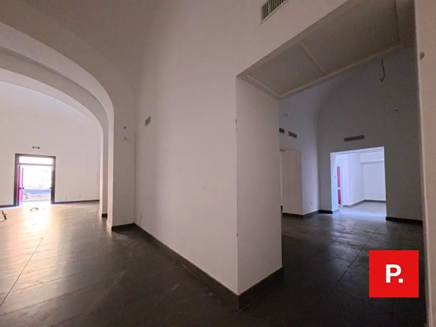 Immagine 41 di Locale commerciale in affitto  in Via Cesare Battisti a Caserta