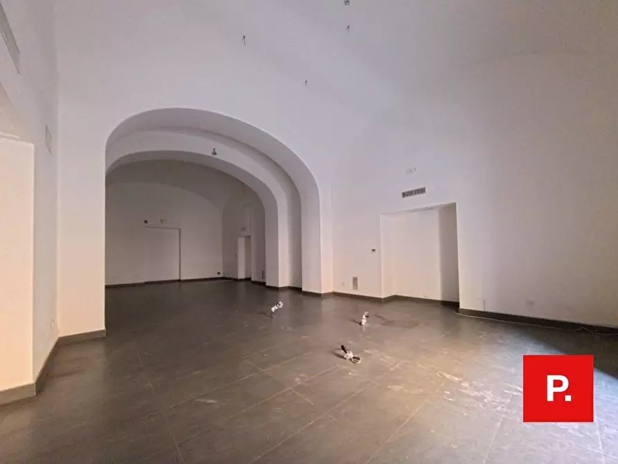 Immagine 34 di Locale commerciale in affitto  in Via Cesare Battisti a Caserta